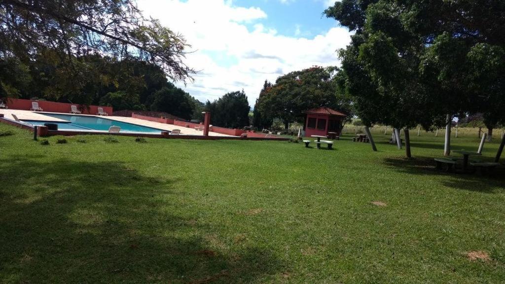 Pousada H Sarapuí Bagian luar foto