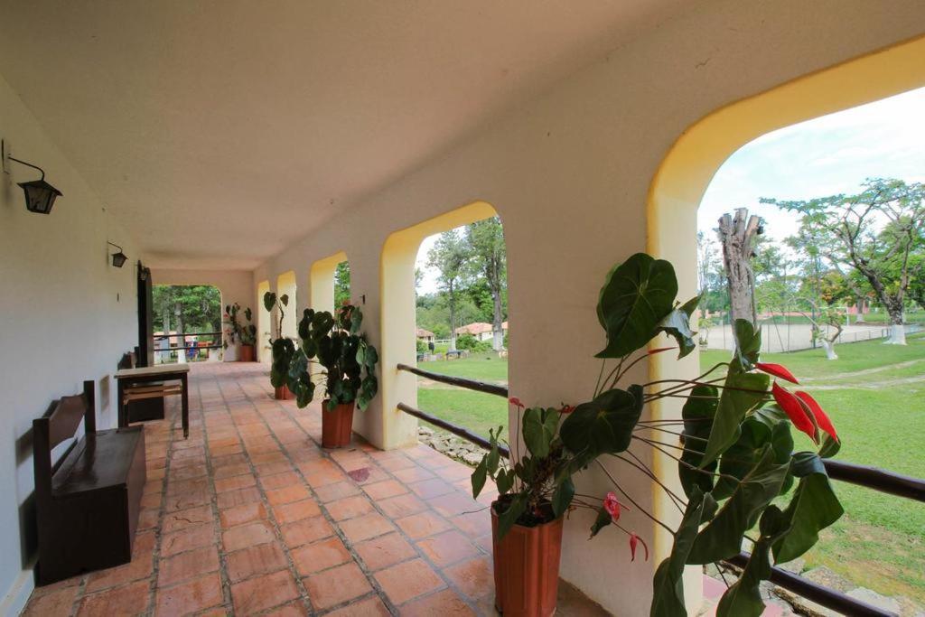 Pousada H Sarapuí Bagian luar foto